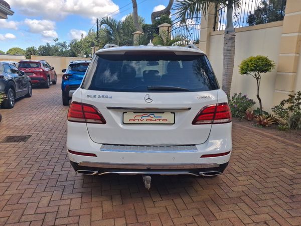 2016-Mercedes-Benz-GLE-250d-4Matic image:5