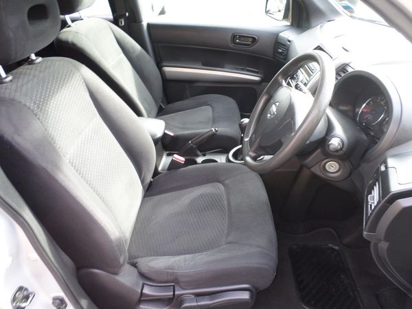 2011-Nissan-X-Trail-20-dCi-4x2-XE image:9