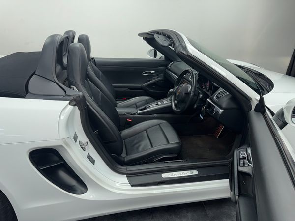 2013-Porsche-Boxster-S-Auto image:17