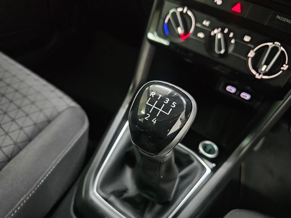 2022-Volkswagen-T-Cross-10-TSI-Comfortline image:7