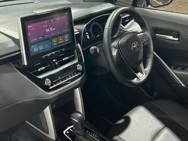 2025-Toyota-Corolla-Cross-18-XR-Hybrid image:16
