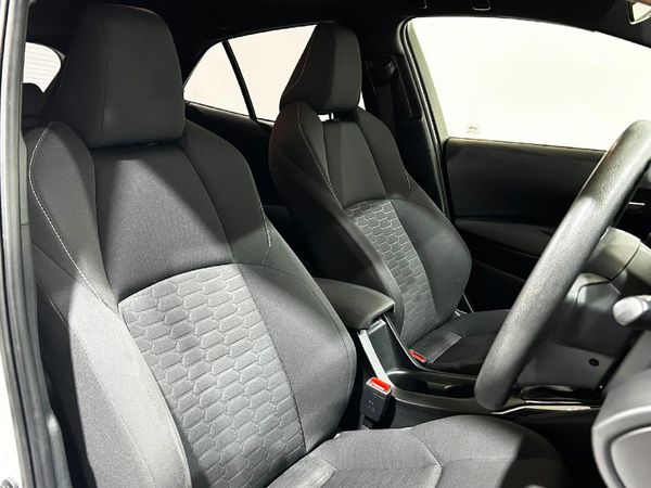 2024-Toyota-Corolla-18-XS-Hybrid-Auto-5-dr image:10