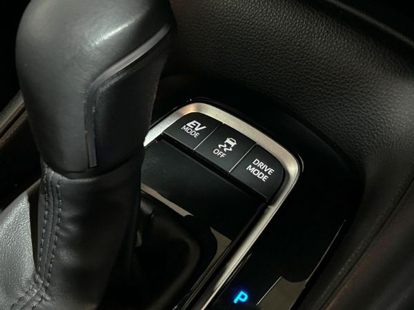 2024-Toyota-Corolla-18-XS-Hybrid-Auto-5-dr image:16