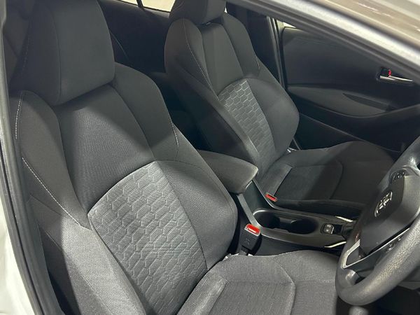 2024-Toyota-Corolla-18-XS-Hybrid-Auto-5-dr image:18