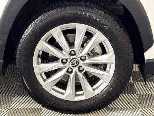 2021-Toyota-Corolla-Cross-18-XI image:5