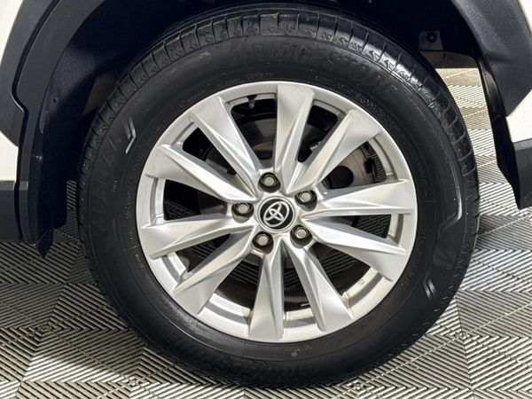 2021-Toyota-Corolla-Cross-18-XI image:6