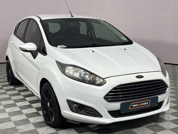 2016-Ford-Fiesta-10-EcoBoost-Ambiente-Auto-5-dr image:11