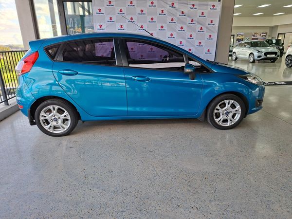 2013-Ford-Fiesta-14-Trend-5-dr image:3