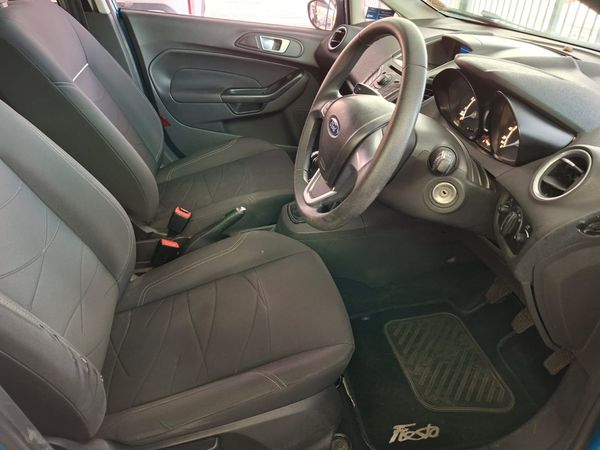 2013-Ford-Fiesta-14-Trend-5-dr image:5