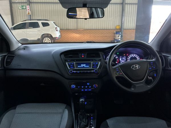 2016-Hyundai-i20-14-Fluid-Auto image:14