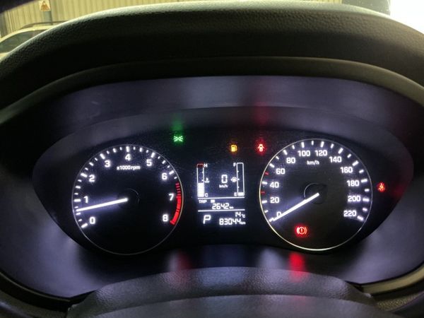 2016-Hyundai-i20-14-Fluid-Auto image:16