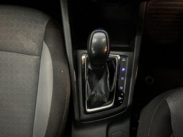 2016-Hyundai-i20-14-Fluid-Auto image:19