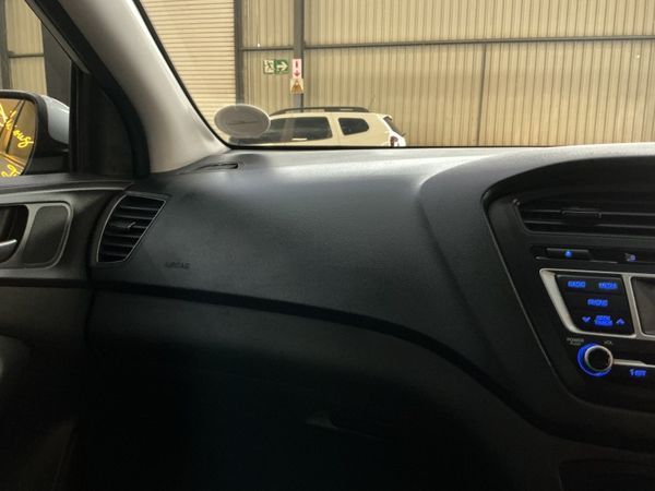 2016-Hyundai-i20-14-Fluid-Auto image:20