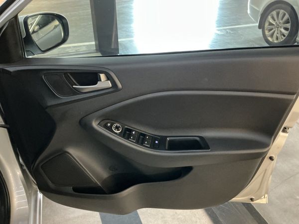 2016-Hyundai-i20-14-Fluid-Auto image:22