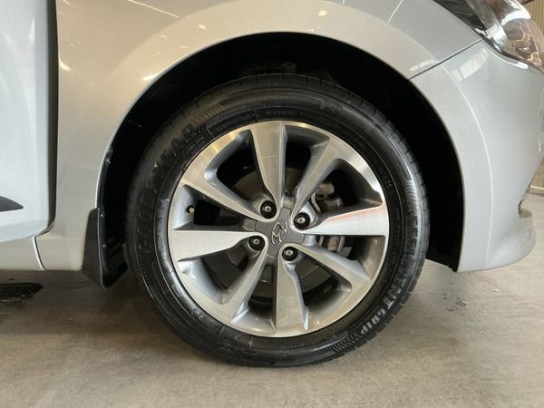 2016-Hyundai-i20-14-Fluid-Auto image:23