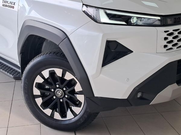 2026-Toyota-Hilux-28-GD-6-RB-Raider-X-Auto-Extended-Cab image:1