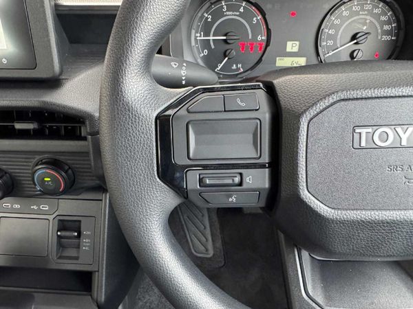 2026-Toyota-Hilux-28-GD-6-RB-SRX-4x4-Auto-Double-Cab image:11
