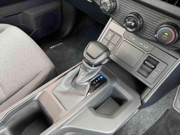 2026-Toyota-Hilux-28-GD-6-RB-SRX-4x4-Auto-Double-Cab image:15