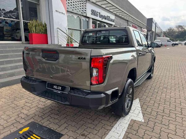 2026-Toyota-Hilux-28-GD-6-RB-SRX-4x4-Auto-Double-Cab image:5