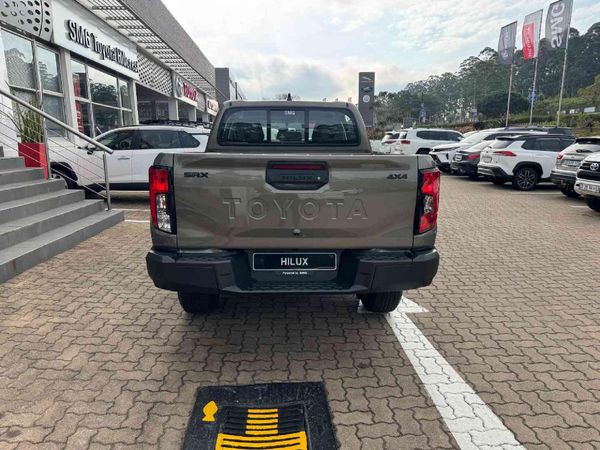 2026-Toyota-Hilux-28-GD-6-RB-SRX-4x4-Auto-Double-Cab image:6