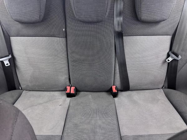 2016-Ford-Fiesta-14-Ambiente-5-dr image:12