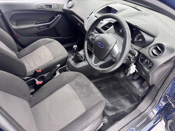 2016-Ford-Fiesta-14-Ambiente-5-dr image:13