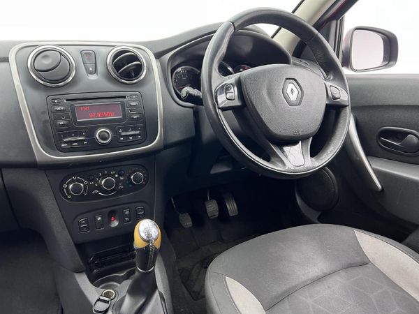 2017-Renault-Sandero-900T-Stepway image:7