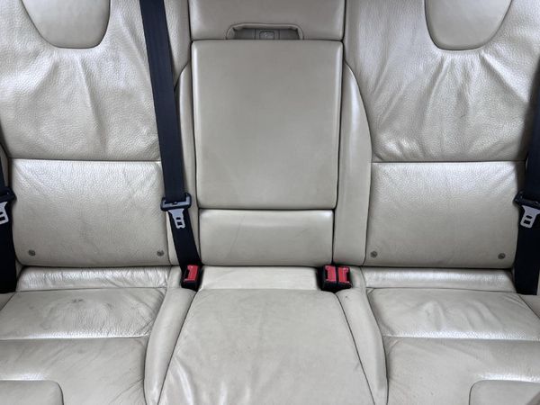 2011-Volvo-XC60-20-T-Auto image:11
