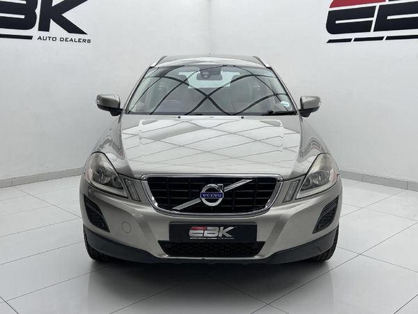 2011-Volvo-XC60-20-T-Auto image:1