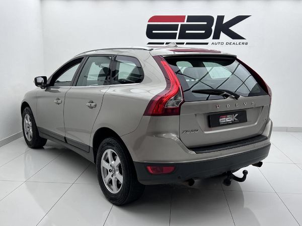 2011-Volvo-XC60-20-T-Auto image:2