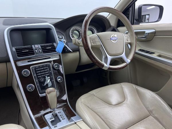 2011-Volvo-XC60-20-T-Auto image:5