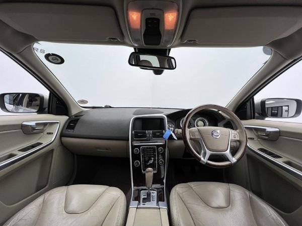 2011-Volvo-XC60-20-T-Auto image:8