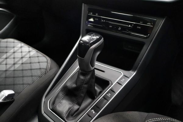2023-Volkswagen-Taigo-10-TSI-R-Line-Auto image:16