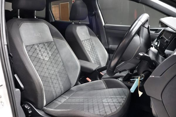 2023-Volkswagen-Taigo-10-TSI-R-Line-Auto image:17