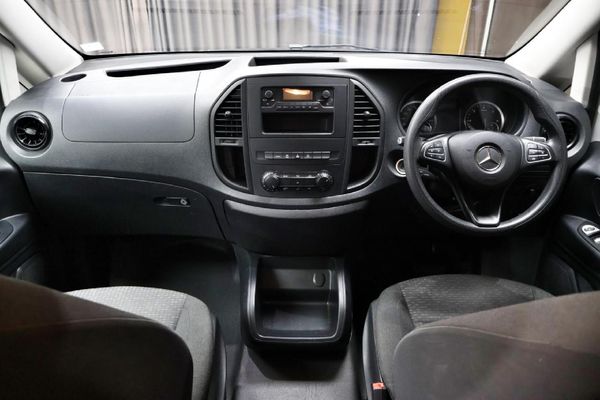 2023-Mercedes-Benz-Vito-116-20-CDI-Tourer-Pro-Auto image:7