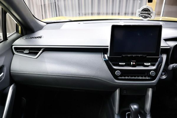 2025-Toyota-Corolla-Cross-18-XS image:12