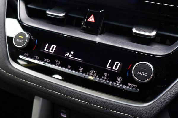 2025-Toyota-Corolla-Cross-18-XS image:16
