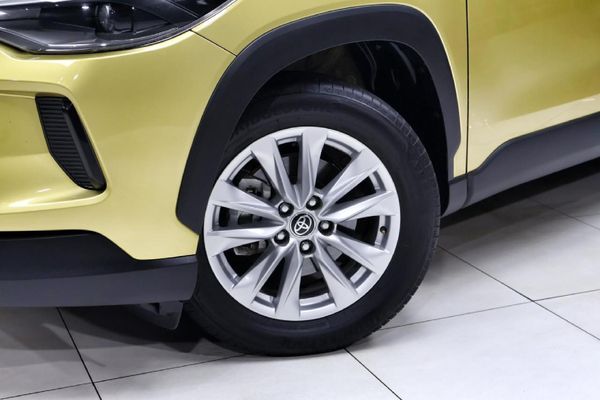 2025-Toyota-Corolla-Cross-18-XS image:28