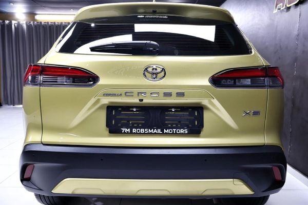 2025-Toyota-Corolla-Cross-18-XS image:5