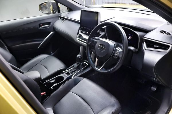 2025-Toyota-Corolla-Cross-18-XS image:8