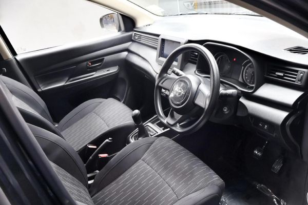 2026-Toyota-Rumion-15-S image:9