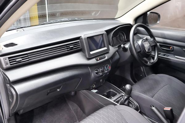 2026-Toyota-Rumion-15-S image:10