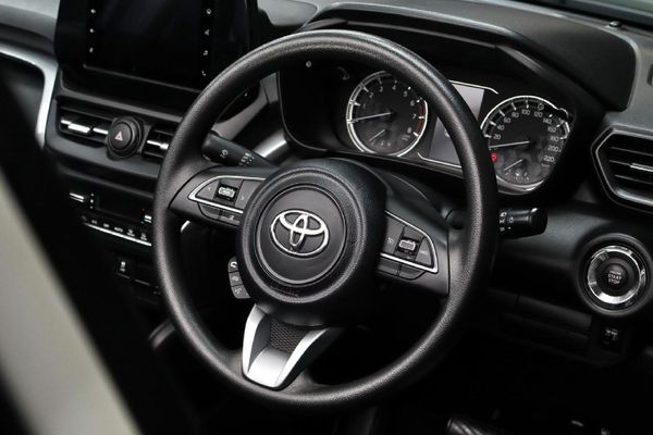 2025-Toyota-Urban-Cruiser-15-XR-Auto image:9