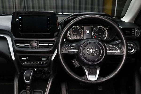2025-Toyota-Urban-Cruiser-15-XR-Auto image:8