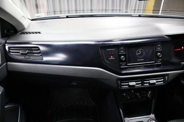 2021-Volkswagen-Polo-10-TSI-Trendline image:12