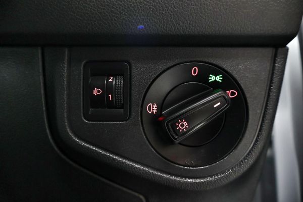 2021-Volkswagen-Polo-10-TSI-Trendline image:15