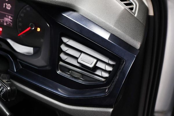 2021-Volkswagen-Polo-10-TSI-Trendline image:16