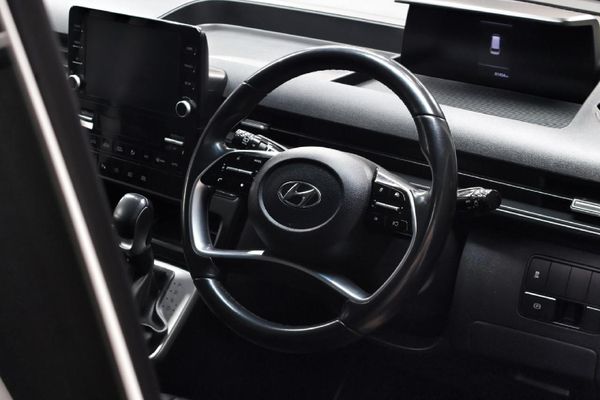 2023-Hyundai-Staria-22d-Executive-Auto image:9