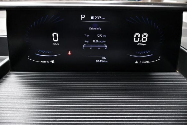 2023-Hyundai-Staria-22d-Executive-Auto image:21