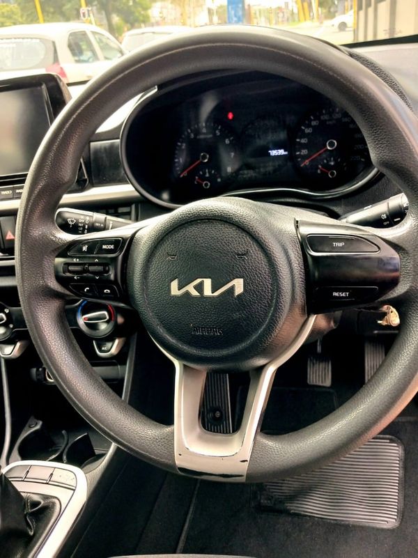 2022-Kia-Picanto-10-Street image:7